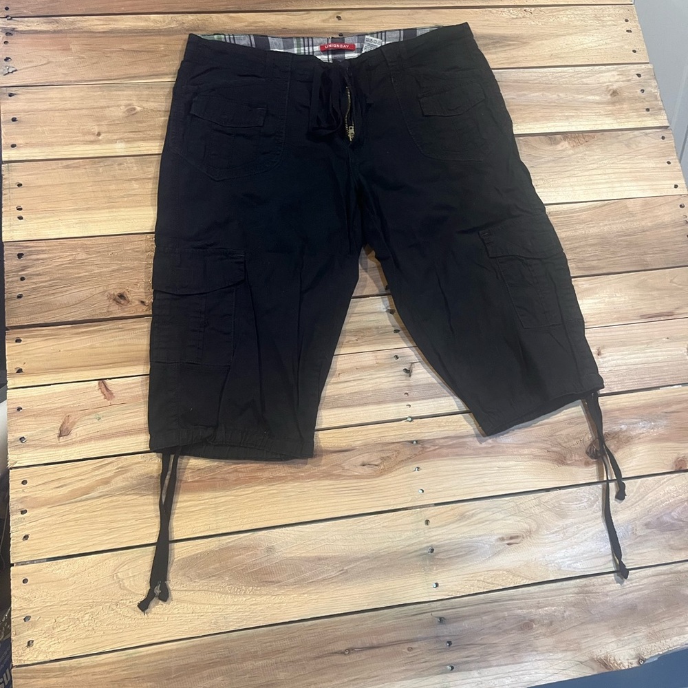 Unionbay Womans Capris Pants size 11 Cargo Style